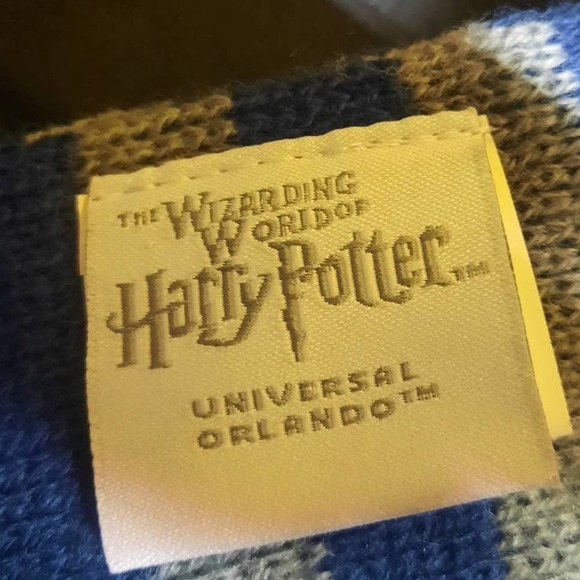 Universal Studios Orlando Harry Potter Ravenclaw Crest scarf blue gray  OSFM - Picture 5 of 7